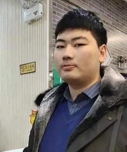 陈亚男|朱小伟被女网红公开表白，女方颜值遭网友嫌弃：是人是鬼？