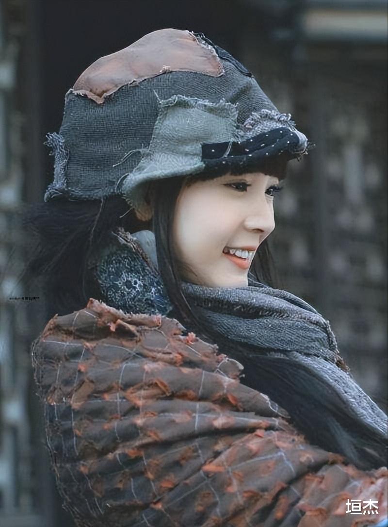 明星|女明星“假牙”大PK，谁的嘴巴闭不上，谁的嘴里藏着一套房？