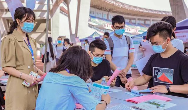 招聘|“中铁22局”招贤纳士,月薪近万且待遇优厚,三类学生占据优势