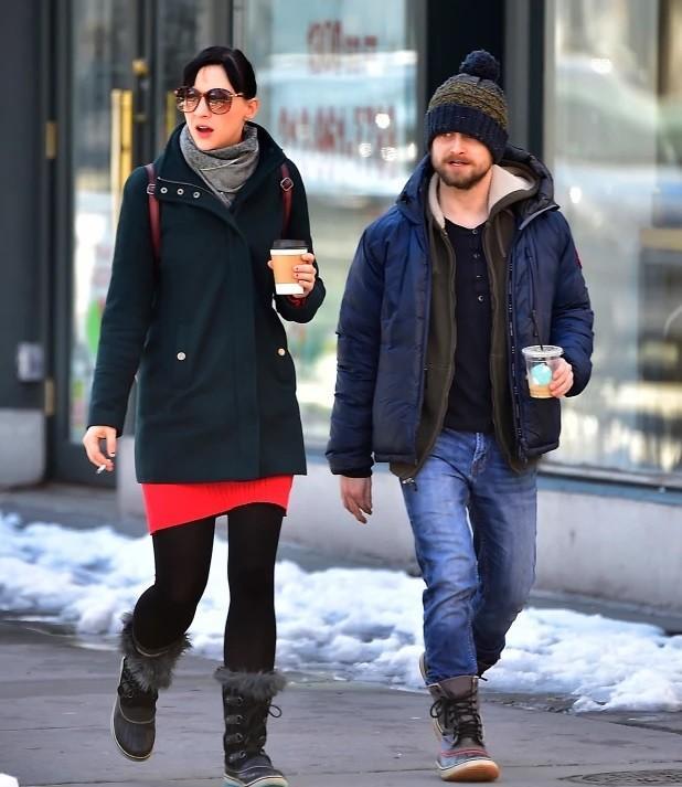 哈利·波特|32岁“哈利波特”罕见带女友走红毯,和“小姐姐”已相恋十年