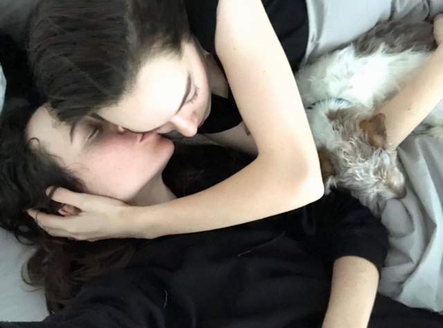 佩吉|做跨性别手术，和同性谈恋爱！这是好莱坞新的捞钱套路？