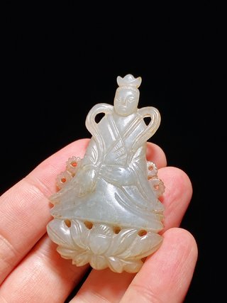 |元 和田玉青花籽料 玉莲花座佛 菩萨 挂件