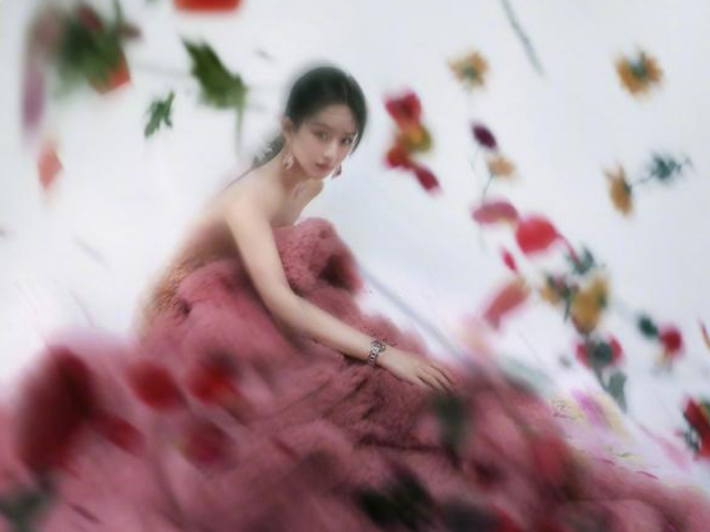 赵丽颖|赵丽颖杂志封面大获好评，状态超好，网友：幸亏离婚了