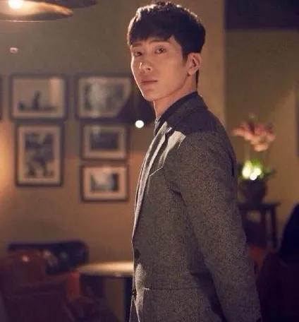 井柏然|井柏然大红大紫不容易,多亏奶奶不离不弃挑重担,没想到一战成名