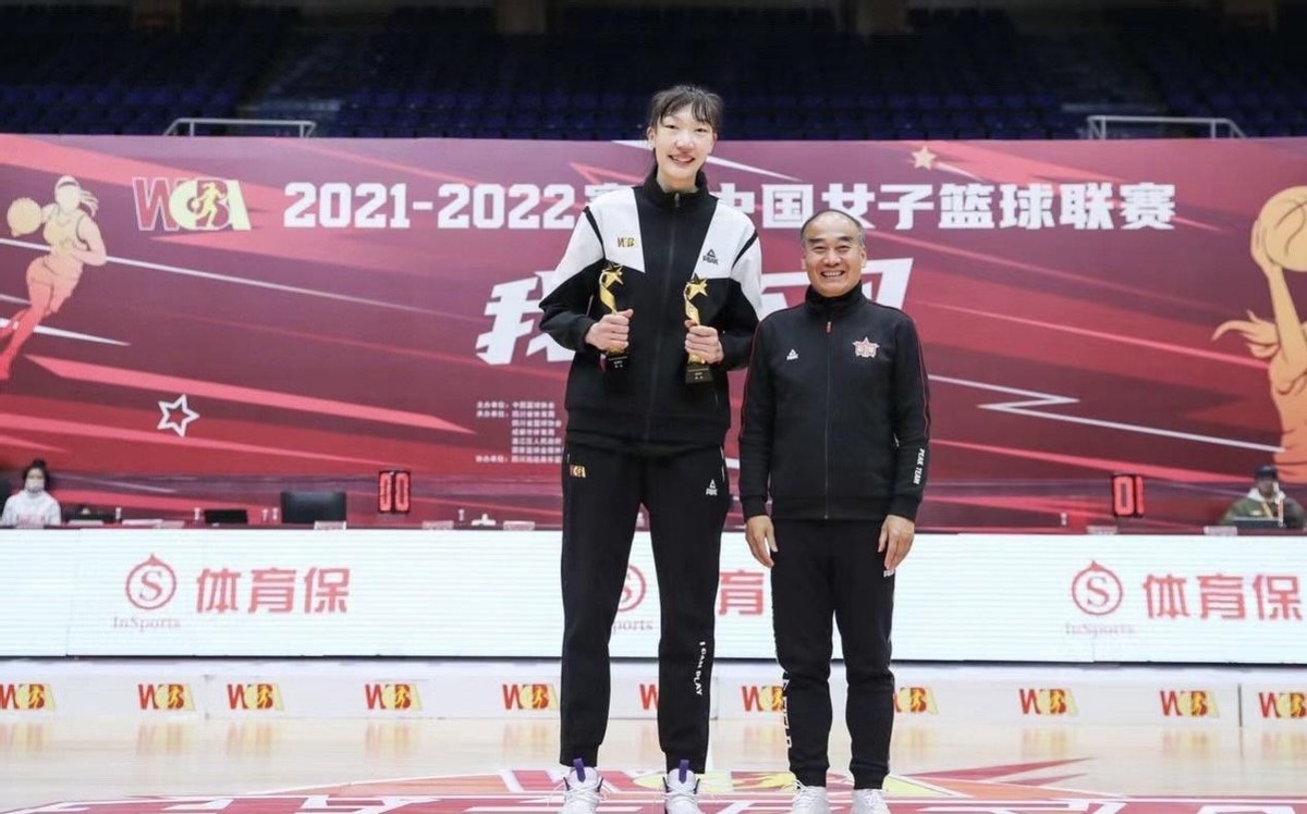 韩旭|韩旭近况：23岁篮坛希望之星，签约WNBA，河北人，2米07女版周琦