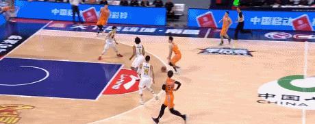 上海男篮|大王是上海真正的大王！时隔12年率上海进4强！下场李春江打旧主