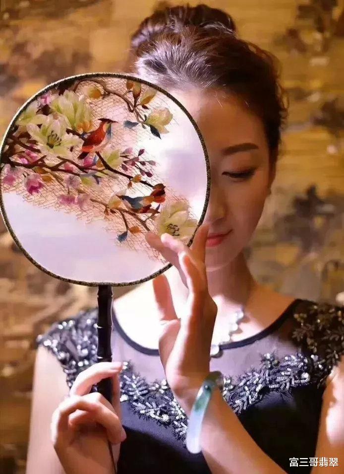 翡翠|这些年，你收藏的翡翠，亏了还是赚了？