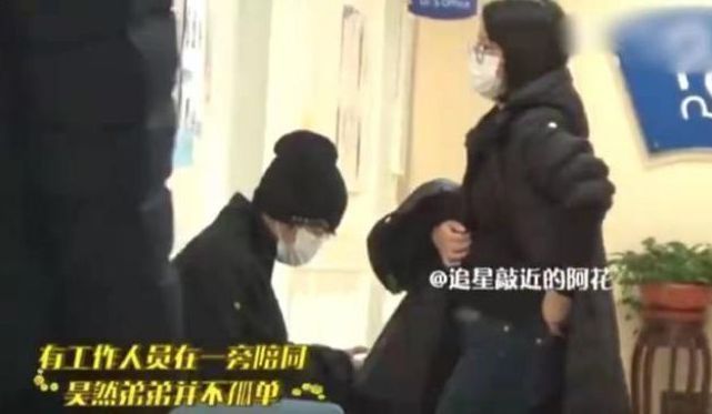 刘昊然|刘昊然打篮球被拍，多次投篮不进心态好，骑15万摩托车回家显阔气