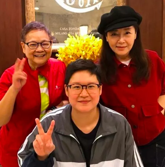 恬妞|这张照片,实锤了她出轨?