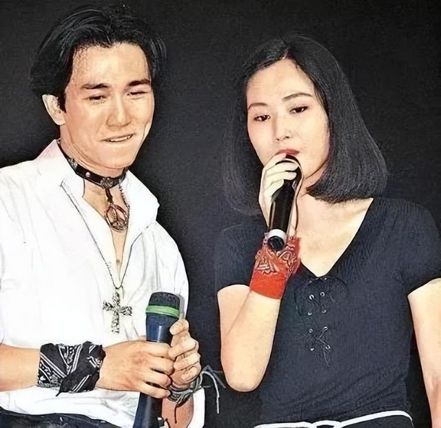 温兆伦|58岁港圈不老男神争议大！三度结婚娶小20岁内地娇妻