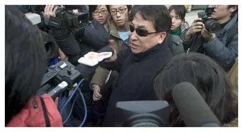 相声|相声界的虚假团结：马季去世后，第一个公开反对姜昆的，是侯耀文