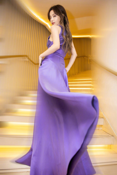 张嘉倪|8年婚姻生2个儿子，可就是等不来夫家的一场婚礼，管婆婆叫阿姨