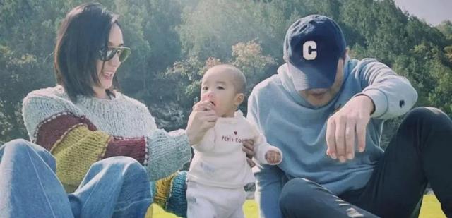 李亚鹏|接机李嫣遭嘲不被理睬，李亚鹏回怼留言公开发声