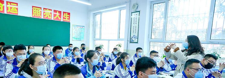 大学生|毕业后才恍然大悟,理科与文科学生的差距在哪,后悔没听家长建议