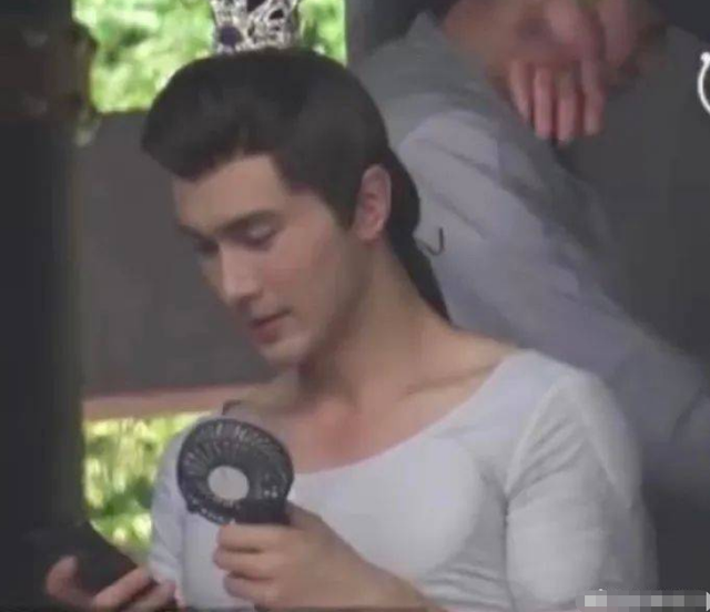 迪丽热巴|抱不起女星、拉不开弓、“白斩鸡”身材,圈里男演员到底有多虚?