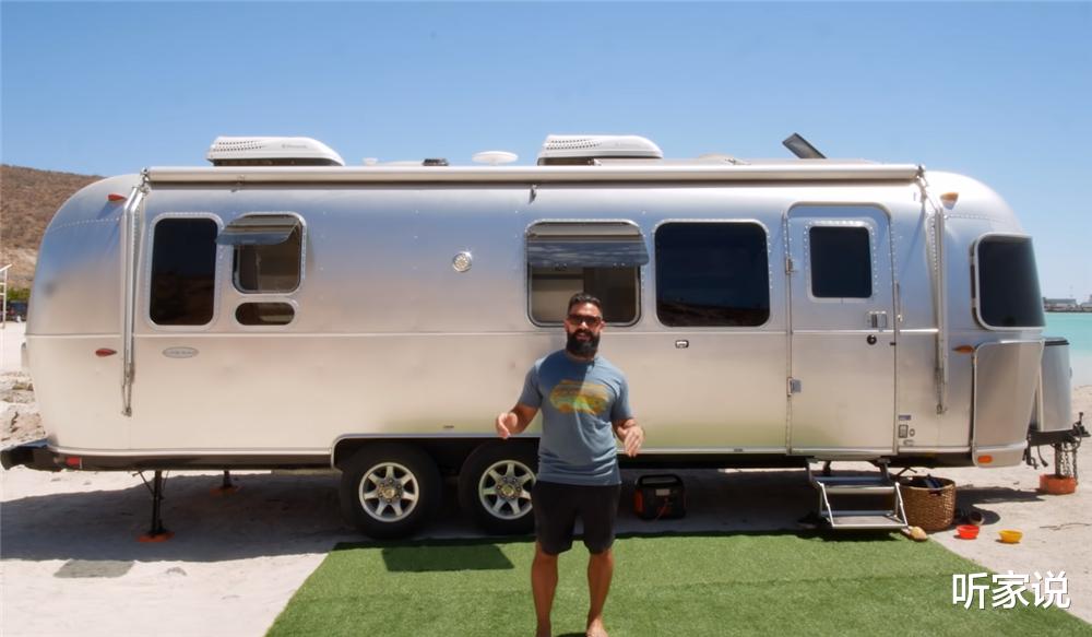 一家四口放弃一切，在17㎡拖车小家里住3年，过起居无定所的日子