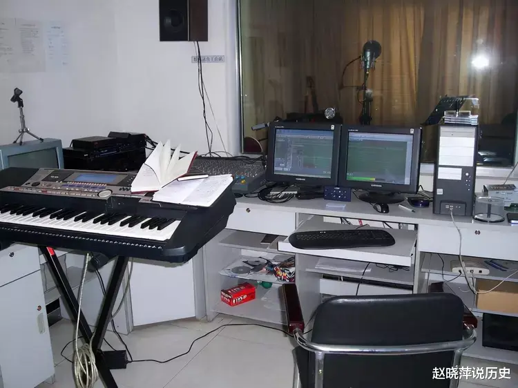 江南皮革厂倒闭,老板黄鹤欠债3。5亿,真的带着小姨子跑路了?