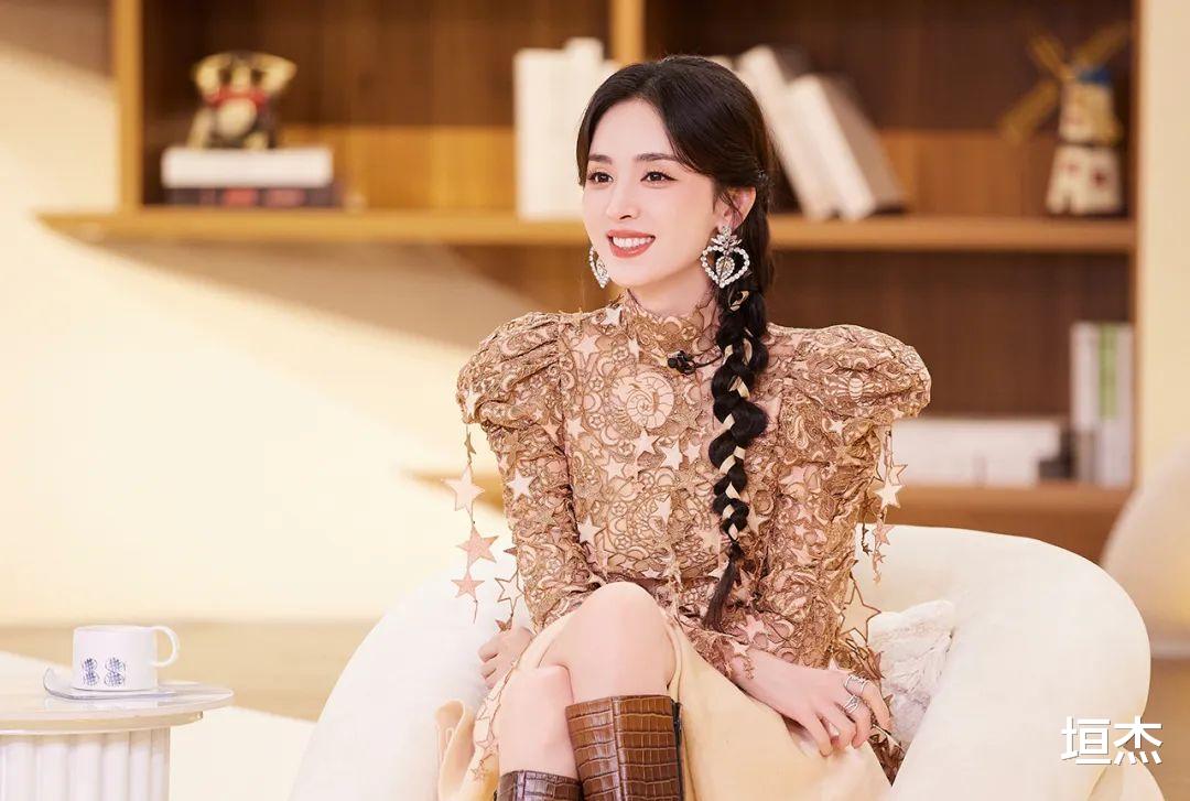 古力娜扎 古力娜扎就算穿成一颗火龙果都好看！