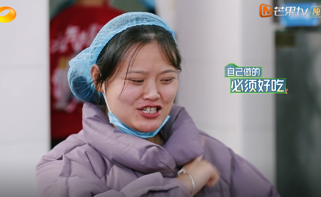 汪涵|汪涵帮听障人士找工作,张含韵为交流学手语,这档综艺来真的