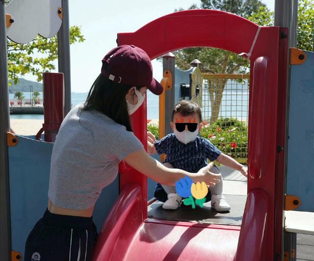 林峰|42岁林峯的1岁半女儿酷似父亲！夫妻在为孩子择校，有生二胎计划