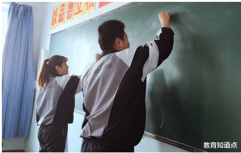 教师|不准到县中“挖”优秀教师？教师：不想着提高待遇，能堵得住吗？