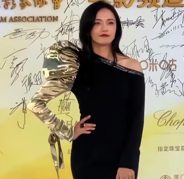 金鸡奖红毯：倪妮造型靓丽大方，孙怡、陈都灵同框美艳又养眼