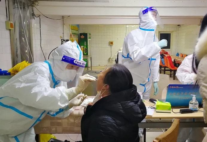 招聘|695名核酸检测员公开招聘，大专生拿事业编制，是不可多得的机会