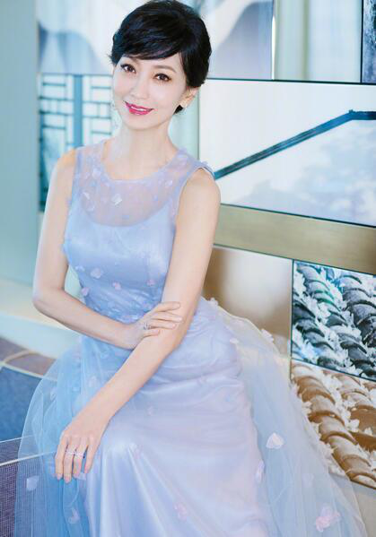 赵雅芝|香港女星赵雅芝疑定居杭州!看千万豪宅笑容满面,状态超好似少女