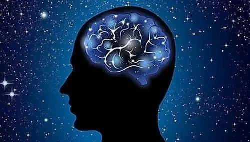 为何人类睡觉时,大脑会做稀奇古怪的梦,这些梦代表着什么寓意呢