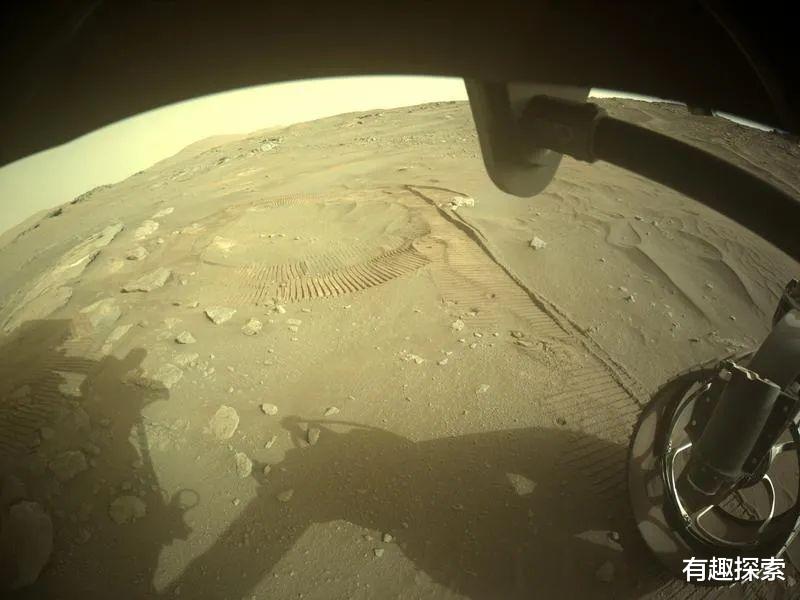 火星|火星毅力号执行神操作！猛转样品旋转轮，火星鹅卵石直接被弹飞