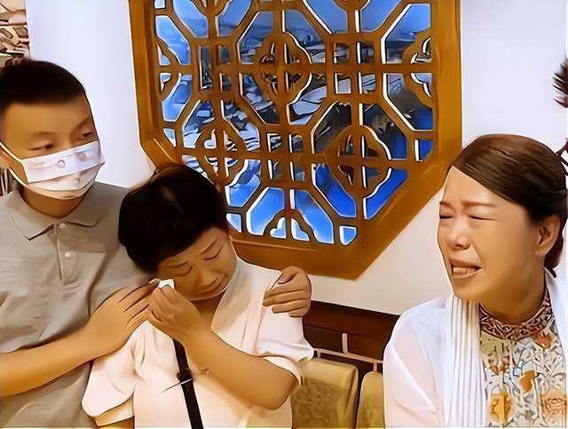 28事件持续发酵,许家妮妮直播带货卖土豆,暗戳戳内涵杜新枝?