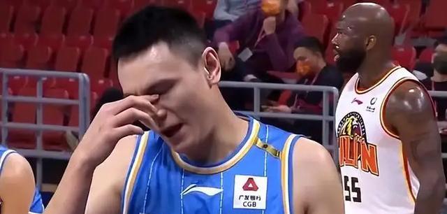 吉林男篮|吉林男篮淘汰北京首钢，最后12秒琼斯一动作，秦晓雯脸色挂不住了