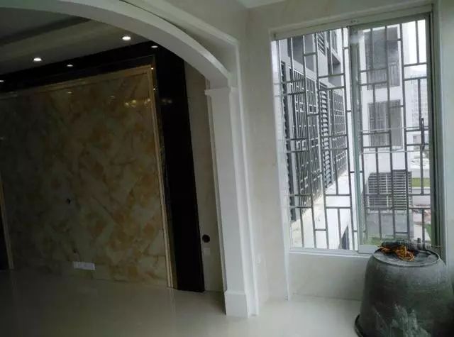 我家新房装好了,老婆一手包办的,家具还没上齐,通风几个月后就入住!