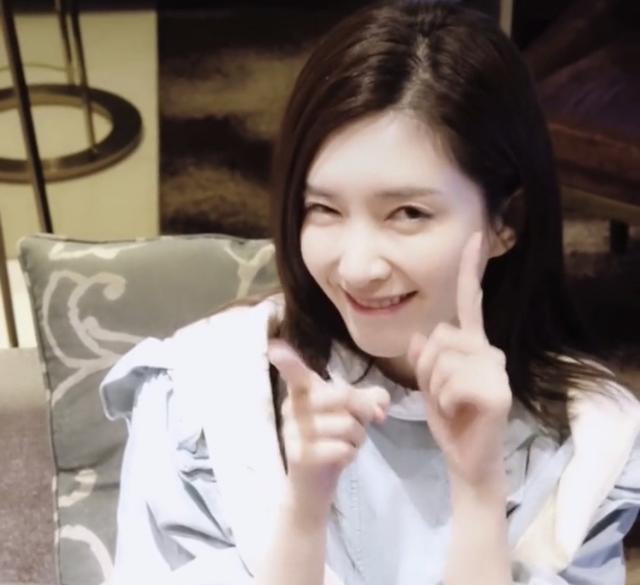 孟佳|相同背景乐,孟佳显“土”,江疏影却拍出高级感,原因或在此