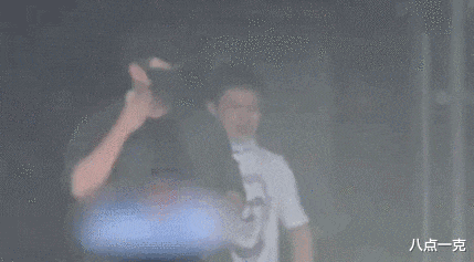 明星|吐痰、小便、肇事逃逸，这些明星人前星光熠熠，人后素质堪忧