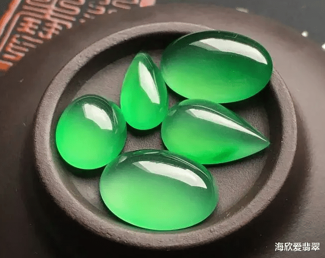 翡翠手镯|翡翠界的几个经久不衰的款式,你有几个?