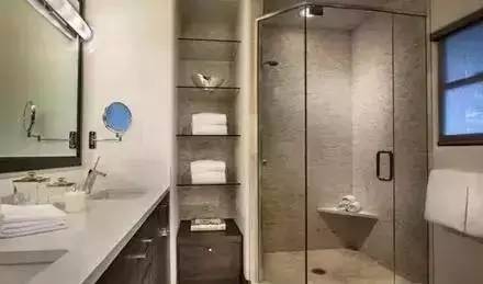 上厕所的地方太小？还要洗澡，如何解决收纳问题？