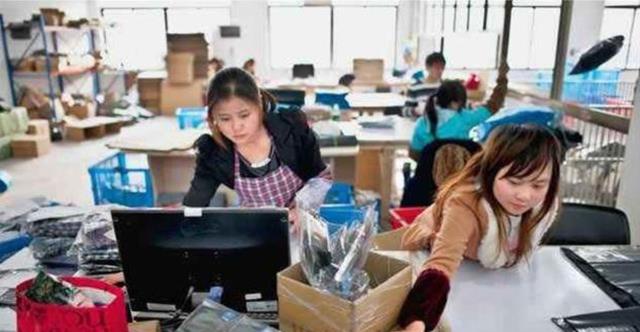 京东|阿里和京东作为知名电商平台，如今收益有所减少？具体什么原因？