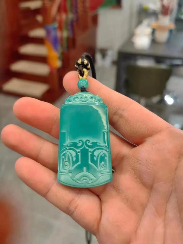 绿松石|快来围观她，看她是怎么把松石盘玉化的 !