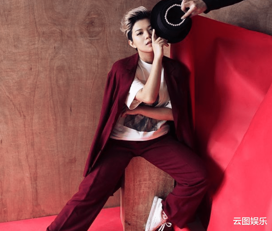 邓小巧|32岁女星嫁洋男友！借朋友花园简单办婚礼，收入低长年靠家人接济