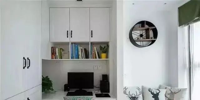 98平小三室，客厅丰富漂亮极了，餐厅最实用，打满柜子！