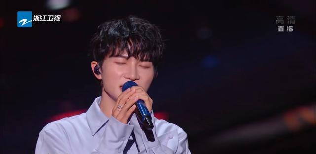 关晓彤|浙江卫视818晚会：17首歌加1个魔术，近3个小时，平均关注度0.46