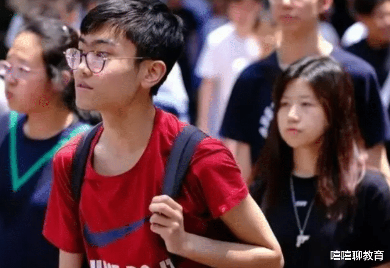 翻译|北大教授预测:这2类职业在10年后或将被“替代”,高考生要了解