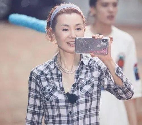 叶童|10位中年女星近照,叶童一头白发,周海媚身材圆润