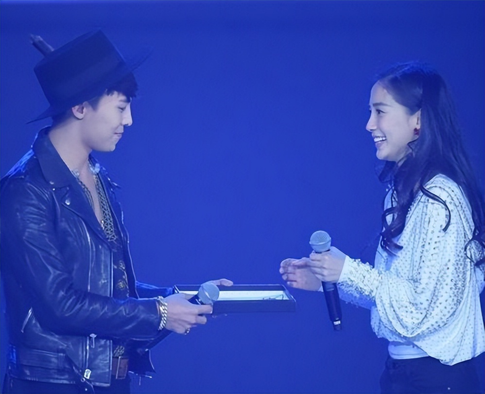 李一桐|娱乐圈食物链？郑秀文晒和周杰伦的合影，周杰伦晒和权志龙的合影