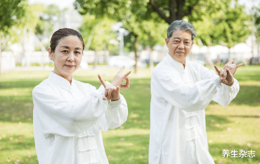 中老年人|中老年人请注意：几种“偷钙”食物要少吃，当心骨头变“脆”，加重疏松