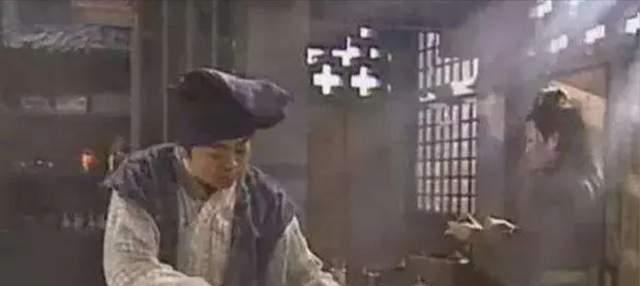 2002年,河北民警火葬场“夺尸”,经法医检查,牵出两条人命案