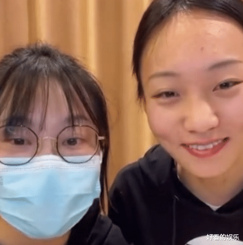 诗妮娜|4399W粉的邵雨轩与张小花矛盾升级?网友:床头吵架床尾和