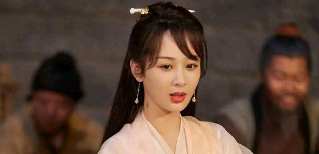 白梦妍|杨紫白鹿玩起“一带三”，开启新的搭配模式，挑大梁任重而道远