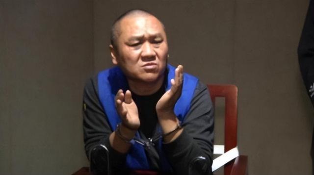 亿万富翁怀疑被出轨，亲子鉴定之后却被捕入狱，原来是逃犯